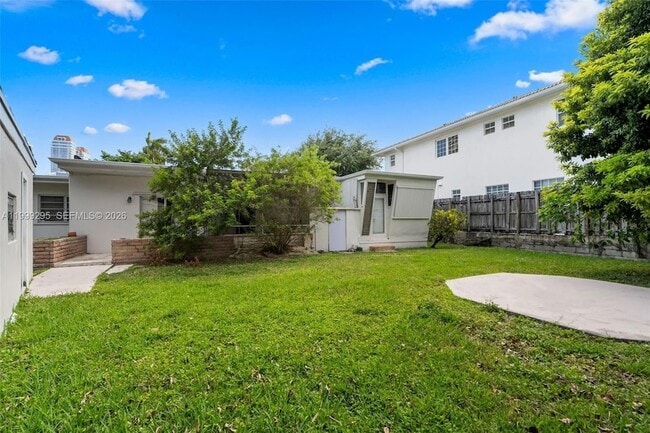 Building Photo - 261 188th St