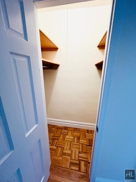 Building Photo - Christopher Street