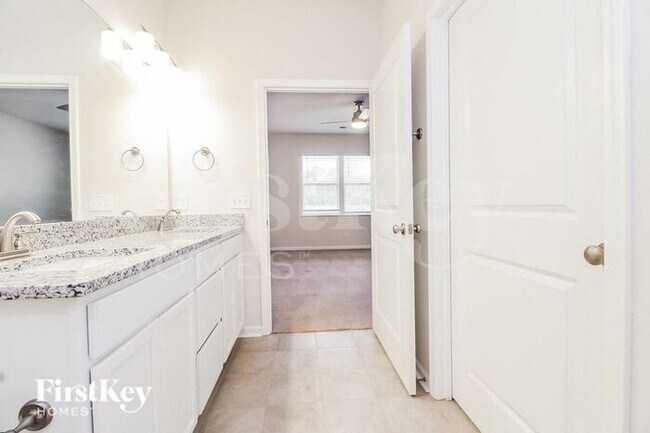 Building Photo - 457 Yoshino Cherry Dr