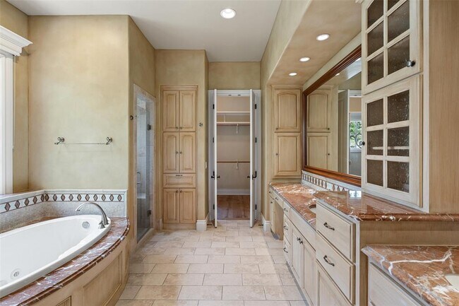 Building Photo - 11924 La Barzola Bend