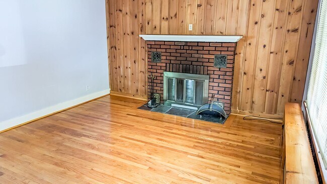 Building Photo - 3 BD  1.5 BA  Guilderland Schools