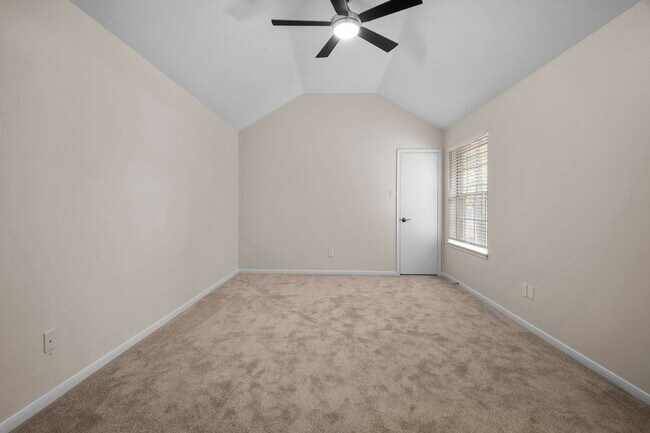 Building Photo - 13 E Willowood Ct