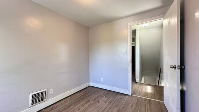 Building Photo - Spacious 3-bed home in Midland, PA!