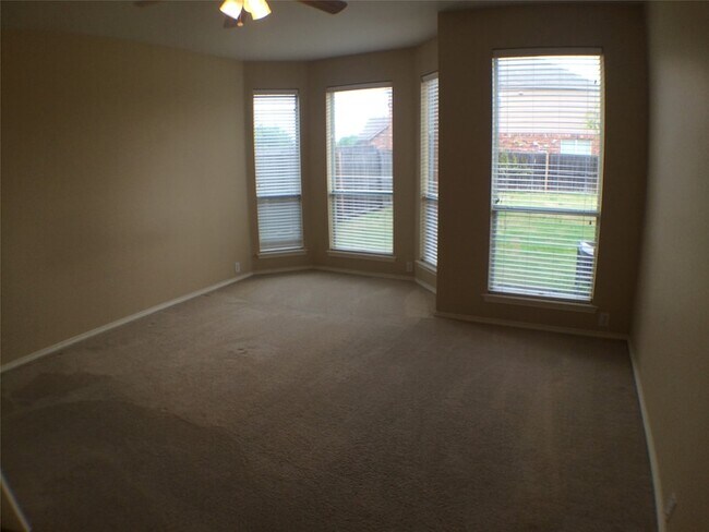 Building Photo - 2509 Nueces Cove