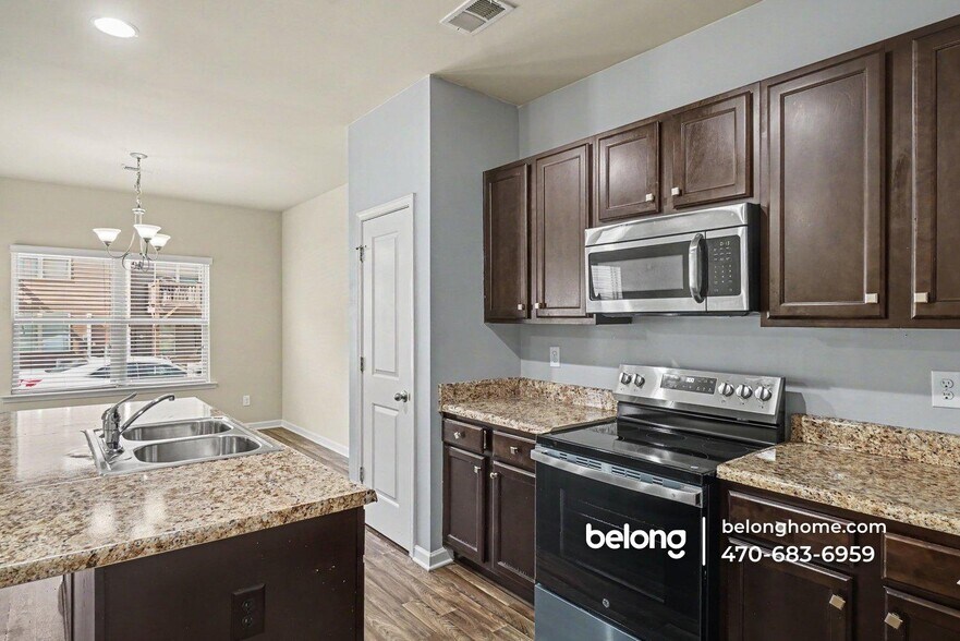 Building Photo - 3335 Blue Springs Walk