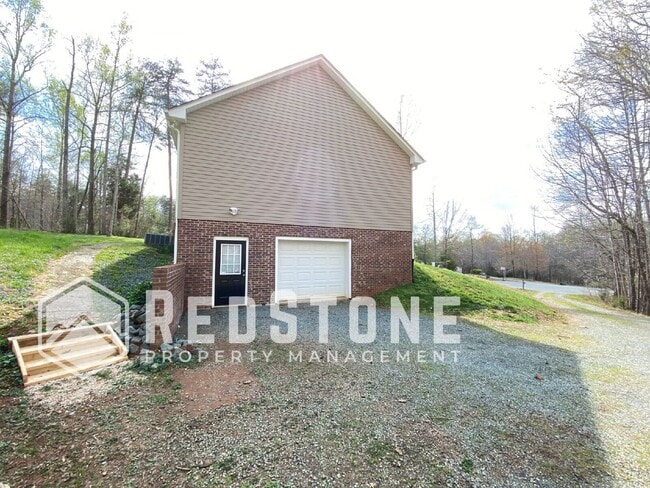 Building Photo - 3903 Johns Creek Dr