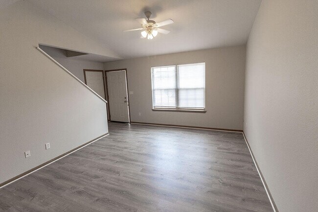 Building Photo - 2117 N Ballenger Ln