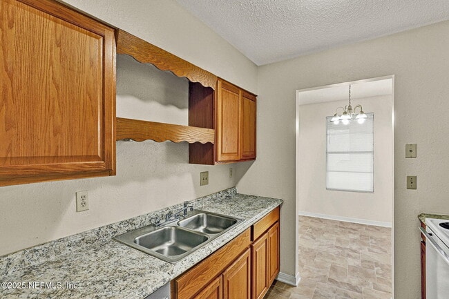 Building Photo - 475 Crabapple Ct