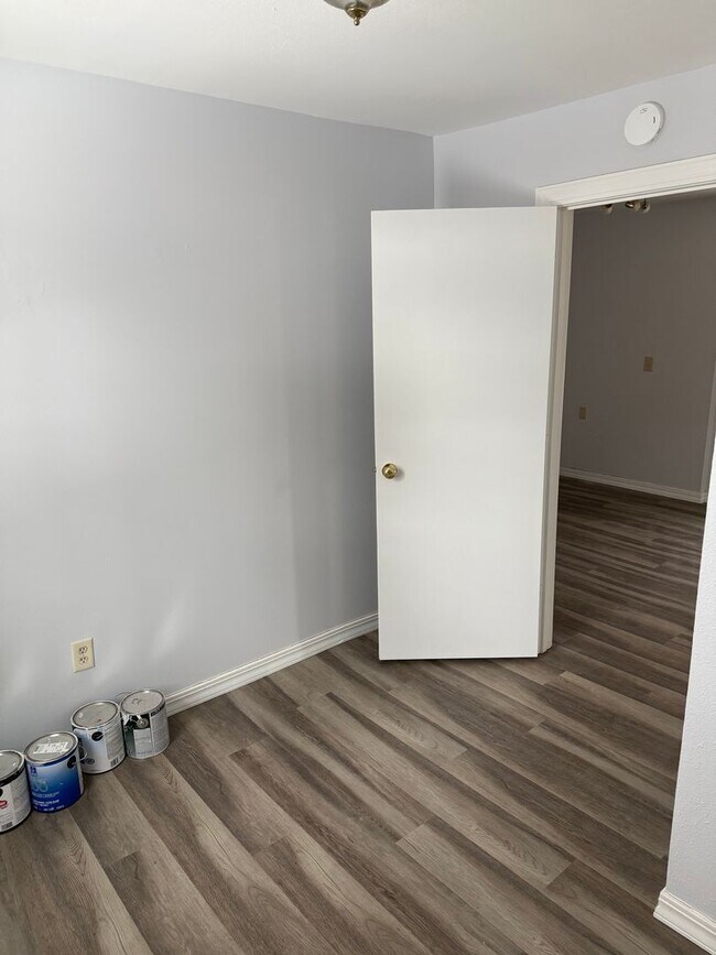 Building Photo - Newly Updated Home in Downtown Middleton