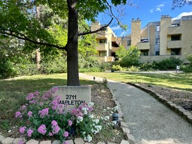 Building Photo - 2711 Mapleton Ave