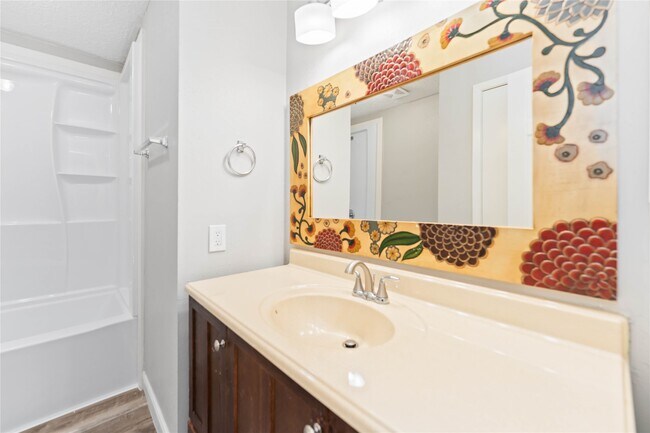 Building Photo - 703 Brookford Dr