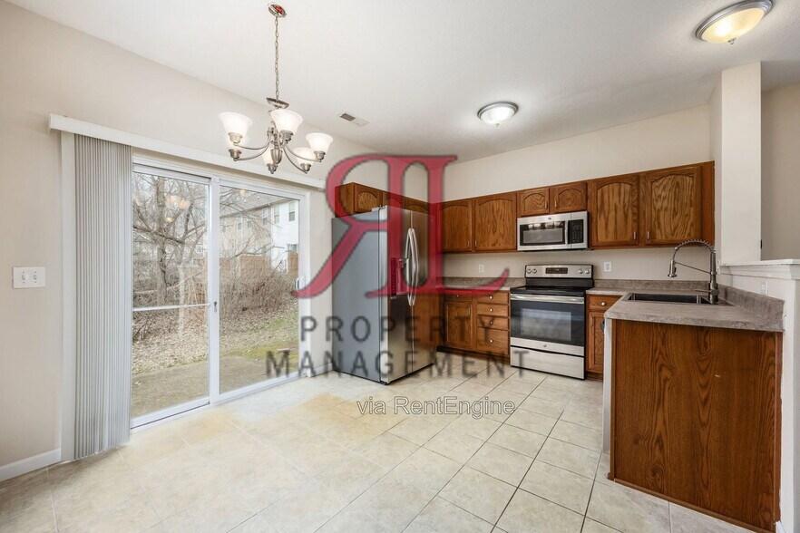 Building Photo - 1273 Grove Dr