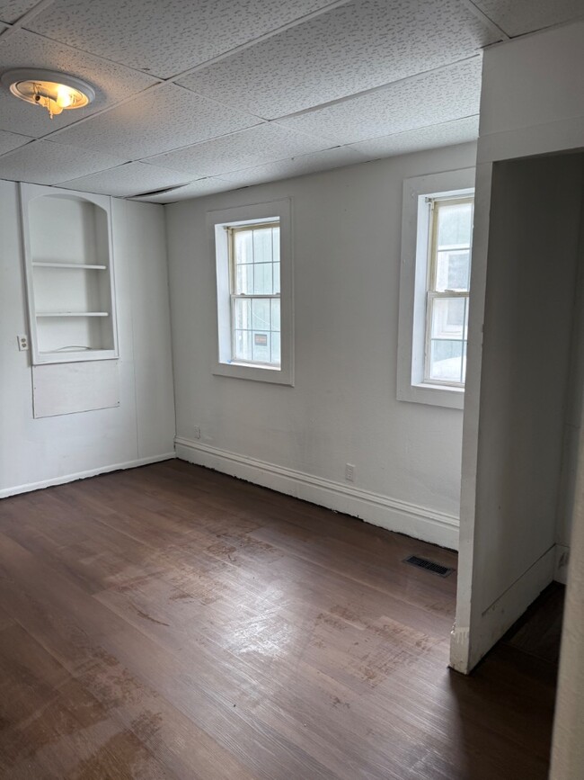 Building Photo - 1460 N Edward St