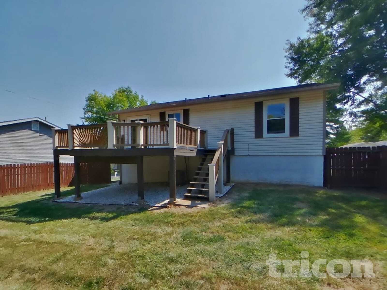 Building Photo - 1816 Hilltop Village Ln