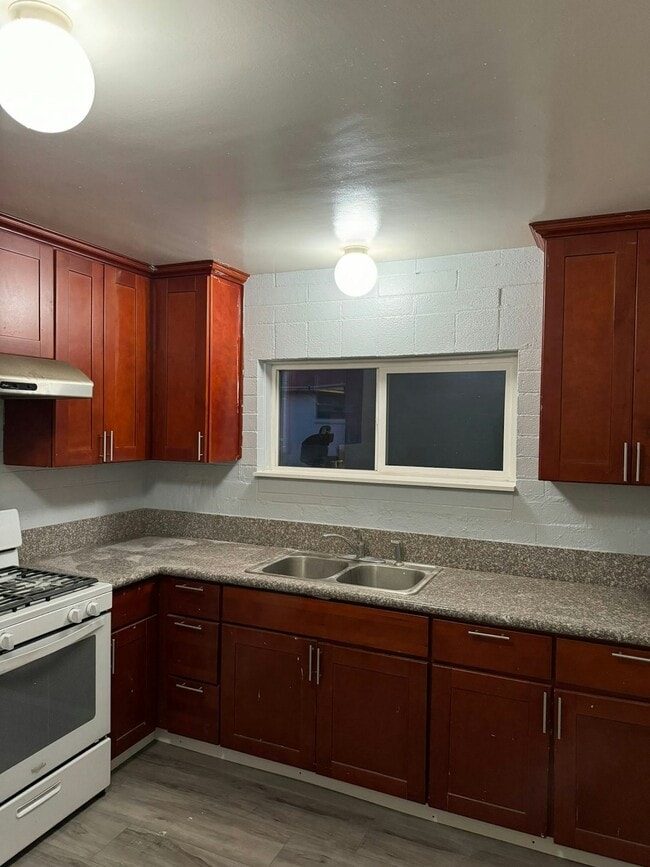 Building Photo - 3622 Ottawa Ave