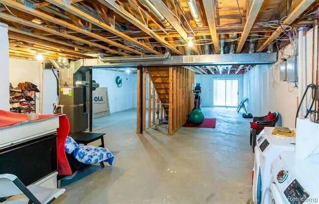 Building Photo - 41883 Cantebury Dr