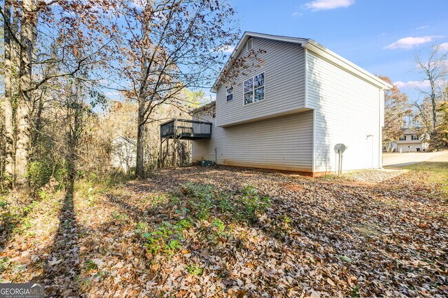 Building Photo - 18 Twin Oaks Ln