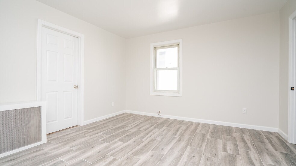 Building Photo - 203 Waverly Ave