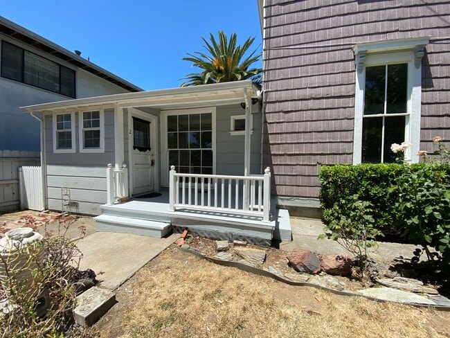 Building Photo - 190 W K St