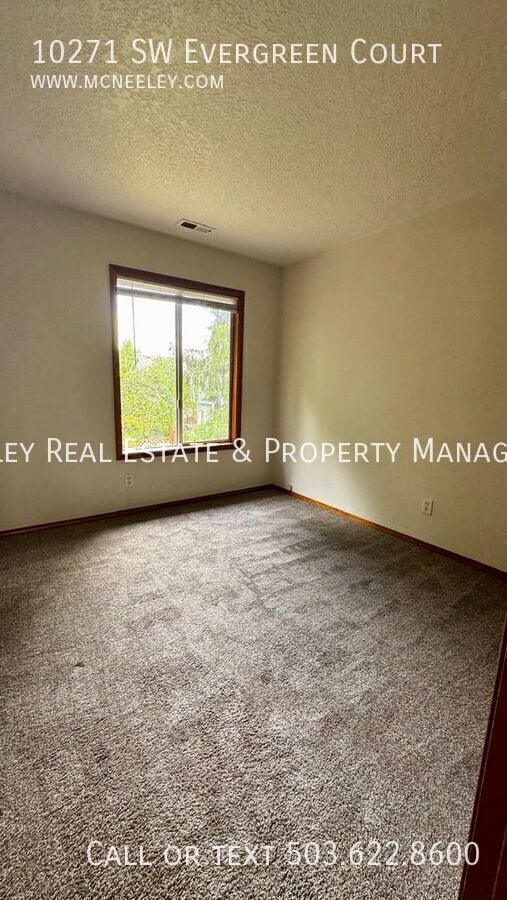 Building Photo - 10271 SW Evergreen Ct