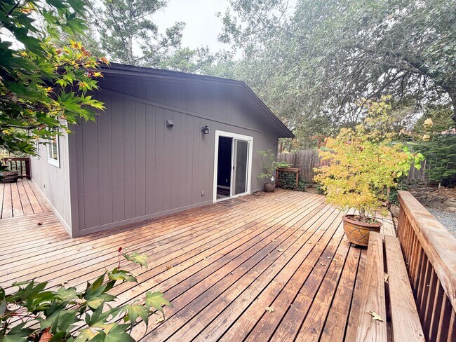 Building Photo - 8378 Vila Rd