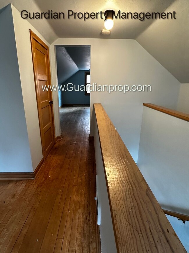 Building Photo - 1309 28th Ave NE