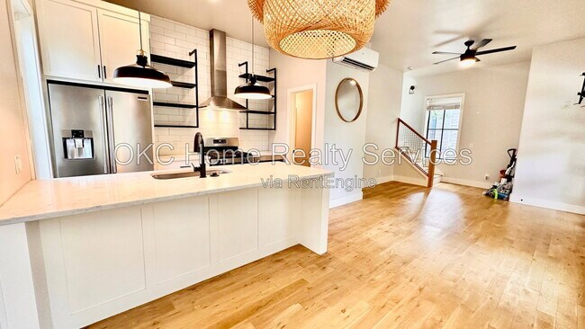 Building Photo - 941 Pedalers Ln
