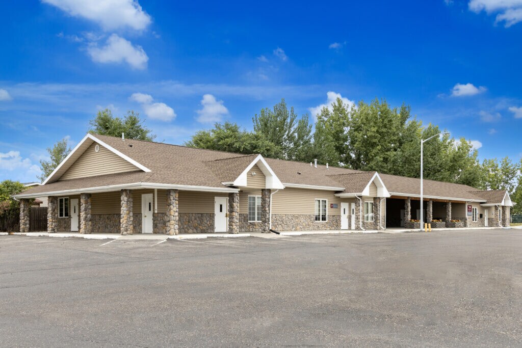 Building Photo - 29 Hartland St N