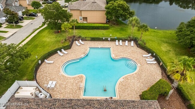 Building Photo - 577 Scrub Jay Dr