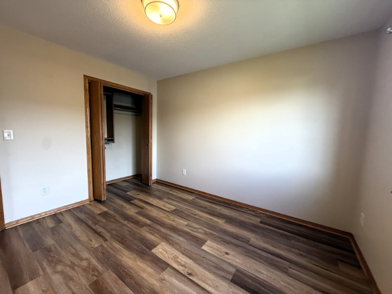 Building Photo - 1417 Cedar Tree