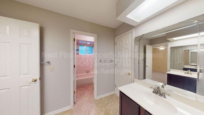 Building Photo - 2217 Hammock Oaks Dr N