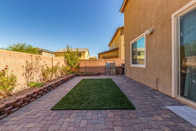 Building Photo - MODERN DESIGNED 4-BED, 3-BATH HOME IN SOUT...