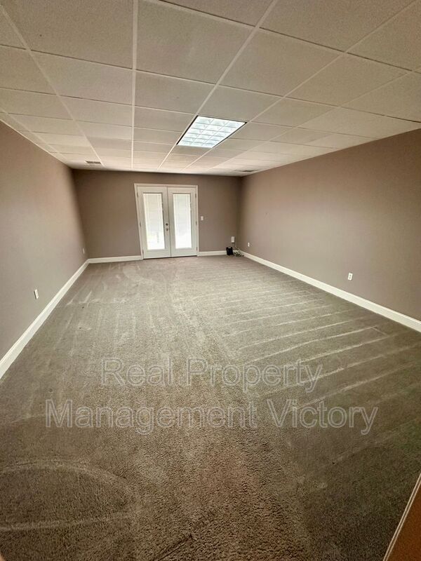 Building Photo - 219 Grandview Pkwy
