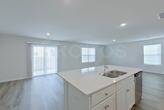 Building Photo - 125 Overstreet Way