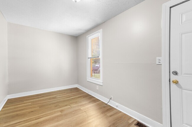 Building Photo - 3424 Hale Ave