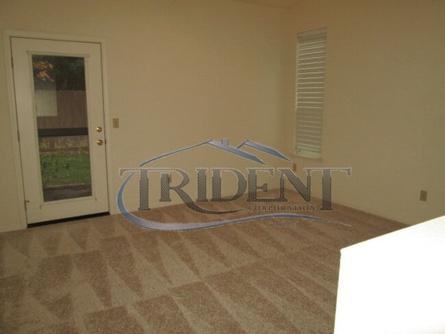 Building Photo - 3 bedroom, 2 bath house