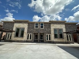 Building Photo - 1308 W Fig Ave