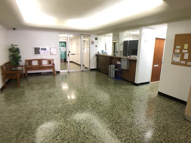 Building Photo - Kapiolani Terrace remodeled Studio.