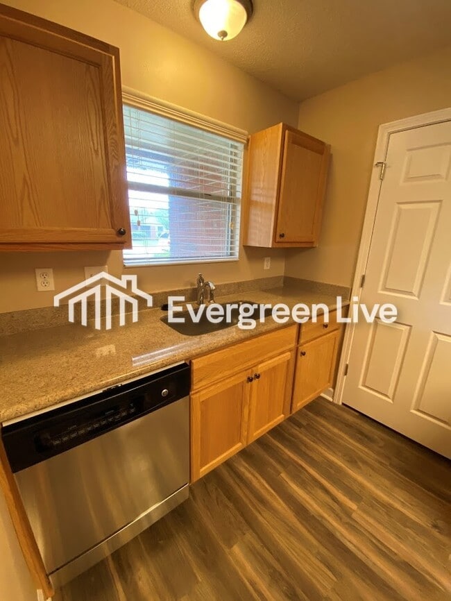 Building Photo - 65 Assana Ct