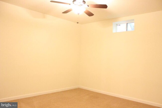 Building Photo - 15220 Lord Culpeper Ct