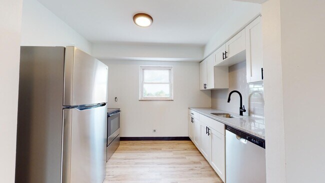 Building Photo - Parma - Ridgewood Lofts - 2 Bedroom - 1 Bath