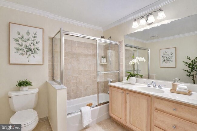 Building Photo - 502 W Broad St