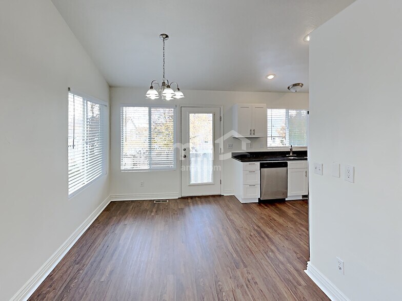 Building Photo - 3877 Chilton Rd