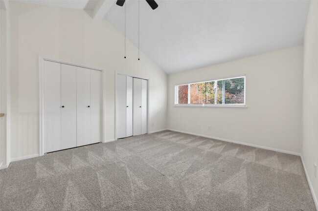 Building Photo - 10706 Lazy Meadows Dr