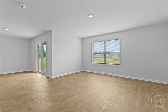 Building Photo - 231 Skylark Rd
