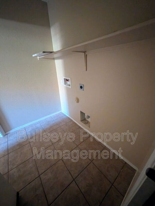 Building Photo - 45553 W Sky Ln