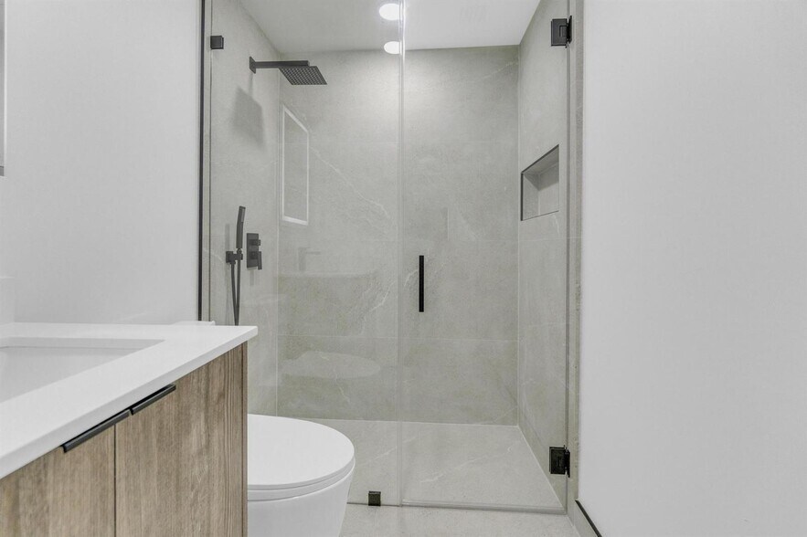 Building Photo - 1170 NW 59th St