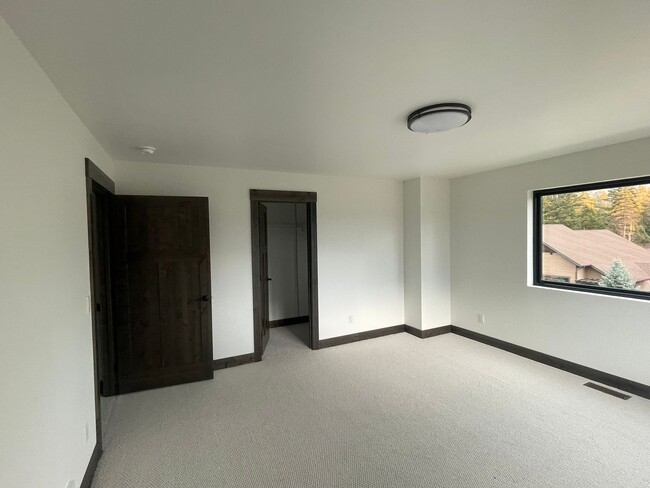 Building Photo - Whitefish Landing Town House