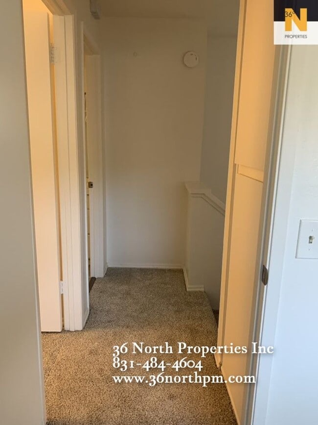 Building Photo - Remodeled 3 bed/2 bath Sunny Creekside Condo Available!