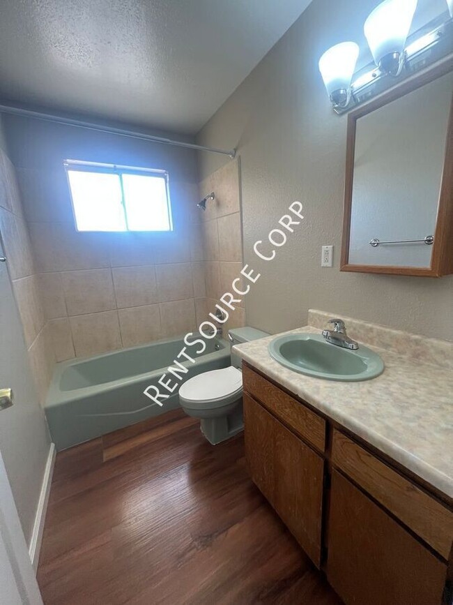 Building Photo - 27333 Mesquite St